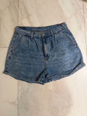 American Eagle Outfitters Light Blue High-Rise Denim Mom Short